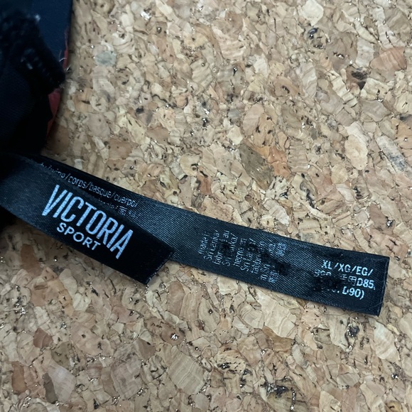 Victoria’s Secret Sport high-neck lightly lined sports bra - XL - Picture 7 of 7